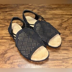 Cushionaire Sandals Size 8.5